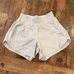 Lululemon Hotty Hot 4" White shorts - Size 6